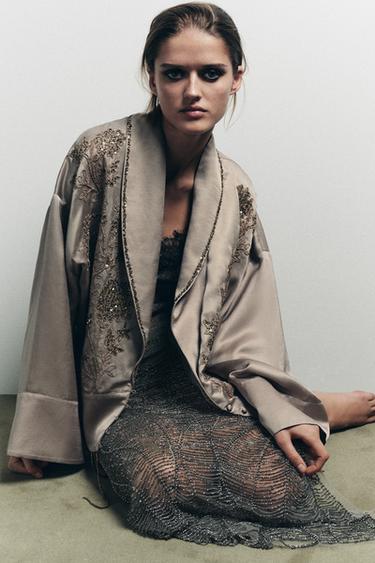 KIMONO MIT STICKEREIEN UND SCHMUCKPERLEN – LIMITED EDITION - Grau von Zara