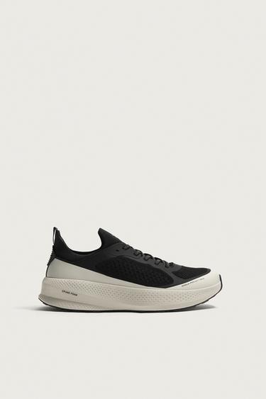 LAUFSCHUH - Schwarz von Zara