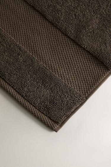 (800 GXM²) SERVIETTE DE BAIN EXTRA DOUCE - Vison foncé de Zara - Image 2