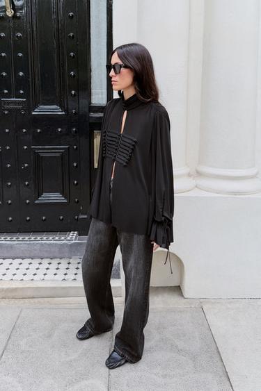 OVERSIZE FROG FASTENING BLOUSE - Black by Zara