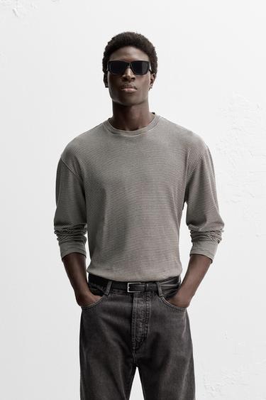 CAMISETA JACQUARD RAYAS - Crudo / Negro de Zara
