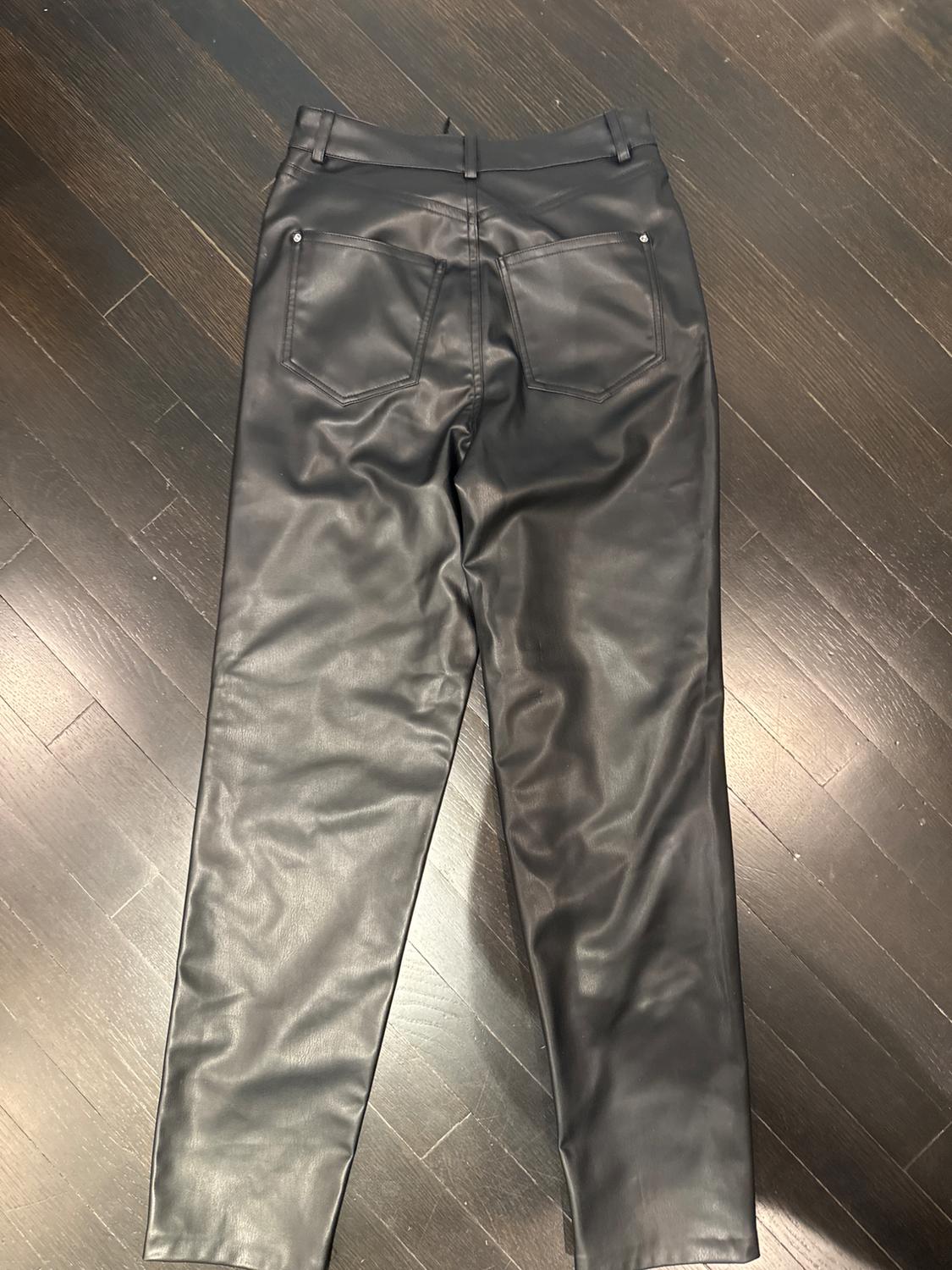 FAUX LEATHER HIGH RISE MOM FIT PANTS - Image 3