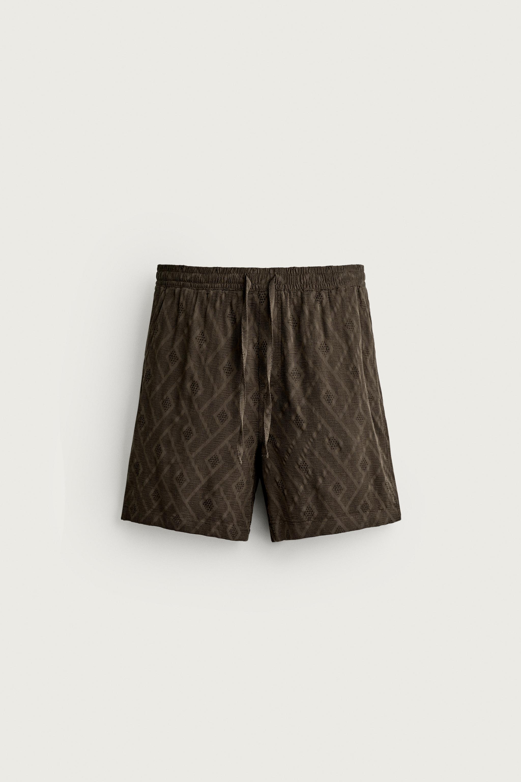 GEOMETRIC JACQUARD SHORTS — Brown