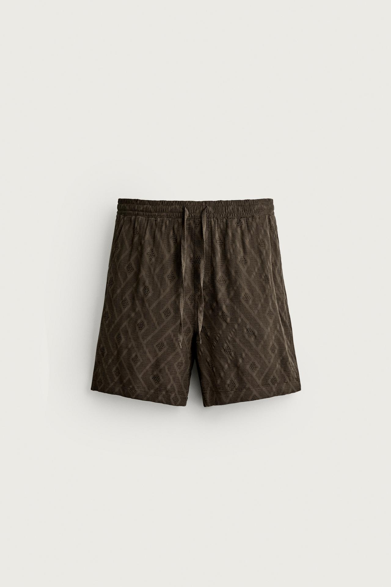 GEOMETRIC JACQUARD SHORTS — Brown