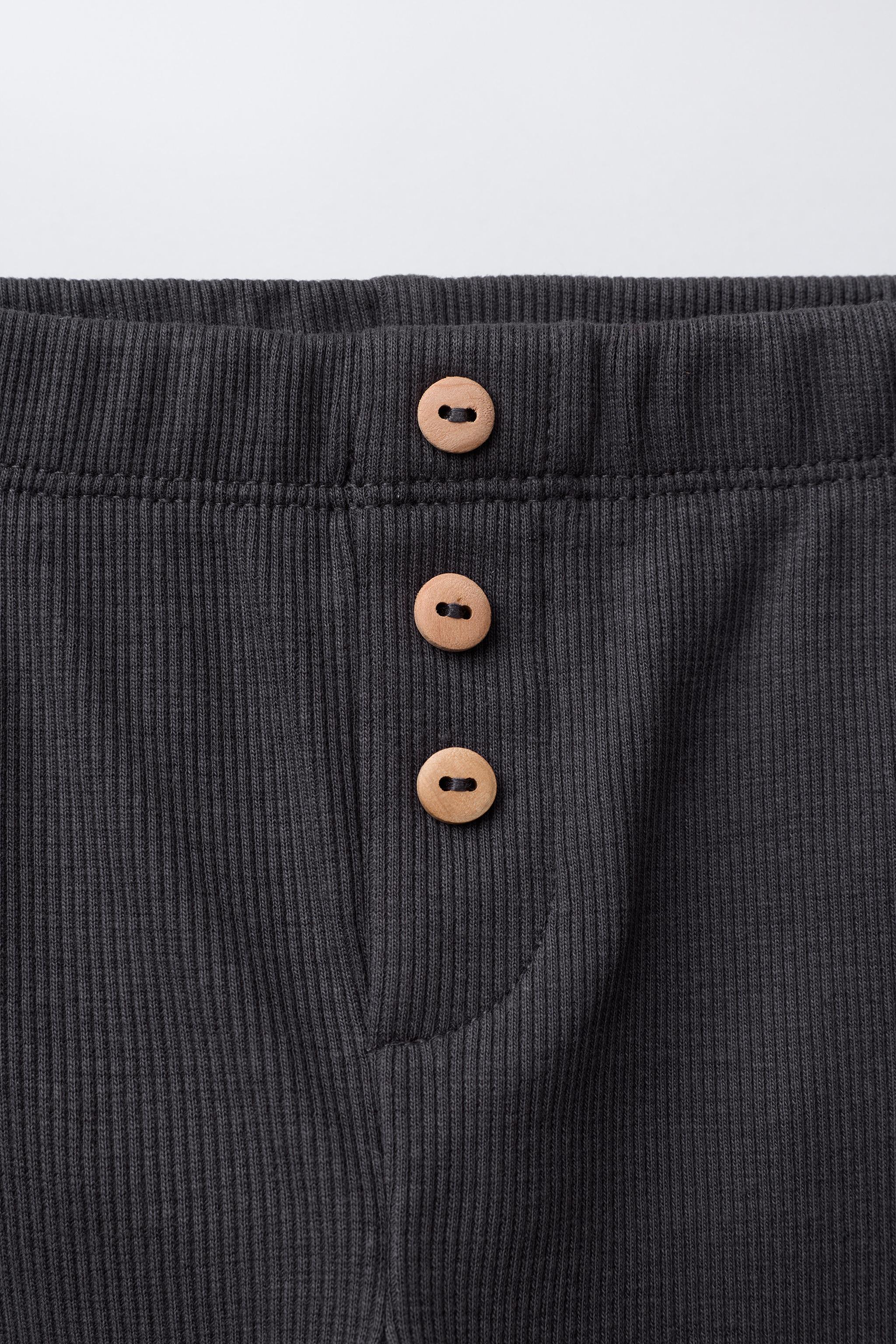 LEGGING CÔTELÉ À BOUTONS