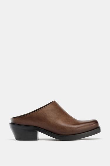 LEATHER CLOGS WITH WORN EFFECT - Dark tan by Zara