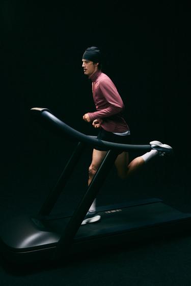 CONTRAST HOODED TECHNICAL JACKET - Dark pink by Zara