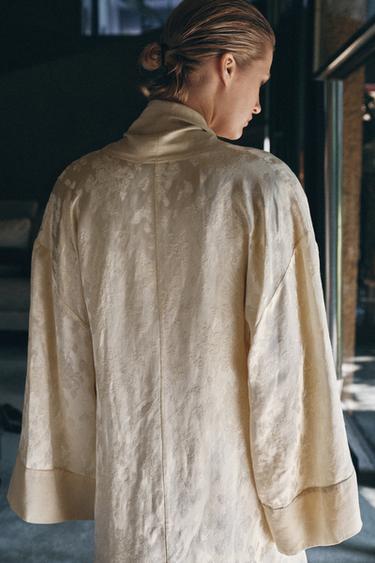 MANTEAU EN MATIÈRES VARIÉES JACQUARD LIN ÉDITION LIMITÉE - Vanille de Zara - Image 2