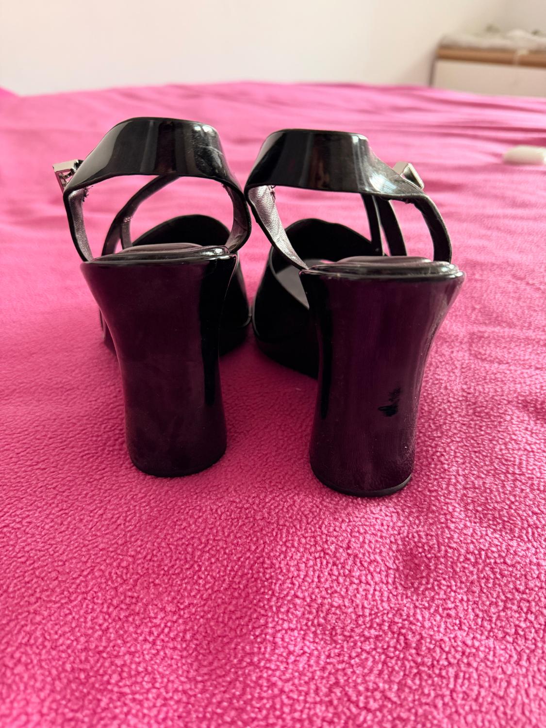 PATENT FINISH WEDGE SANDALS - Image 4