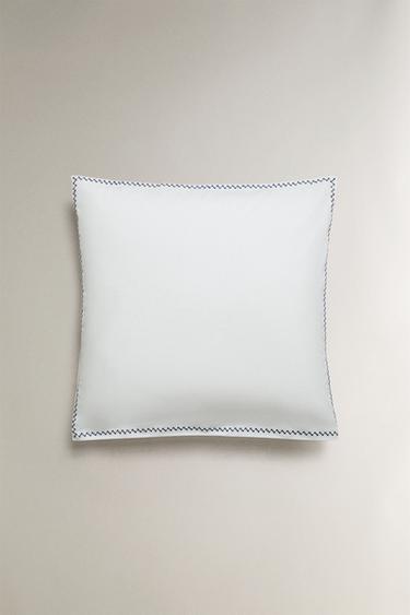 TAIE D’OREILLER BRODERIE BORDURE - Blanc cassé de Zara - Image 2