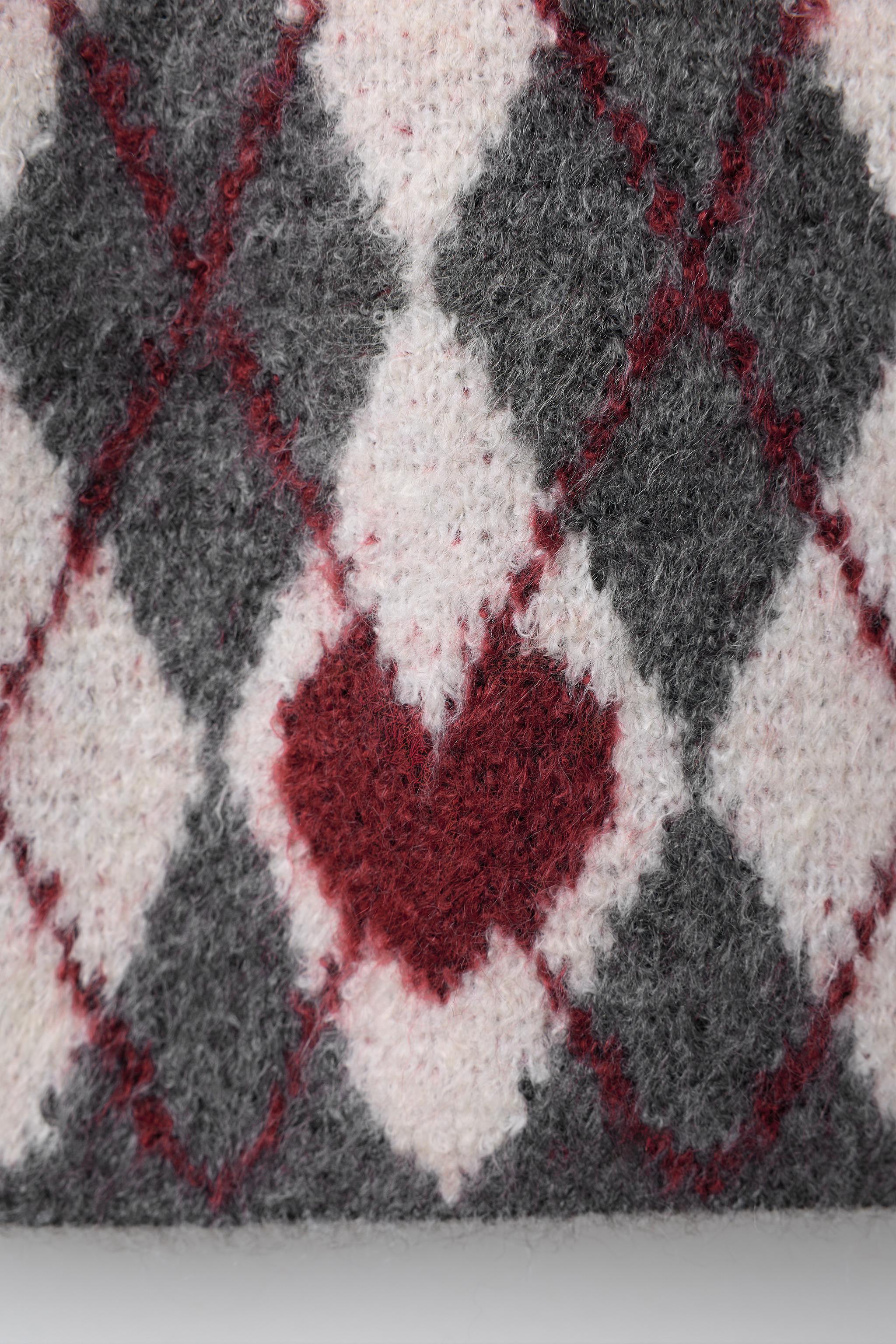 KNIT DIAMOND AND HEART SKIRT