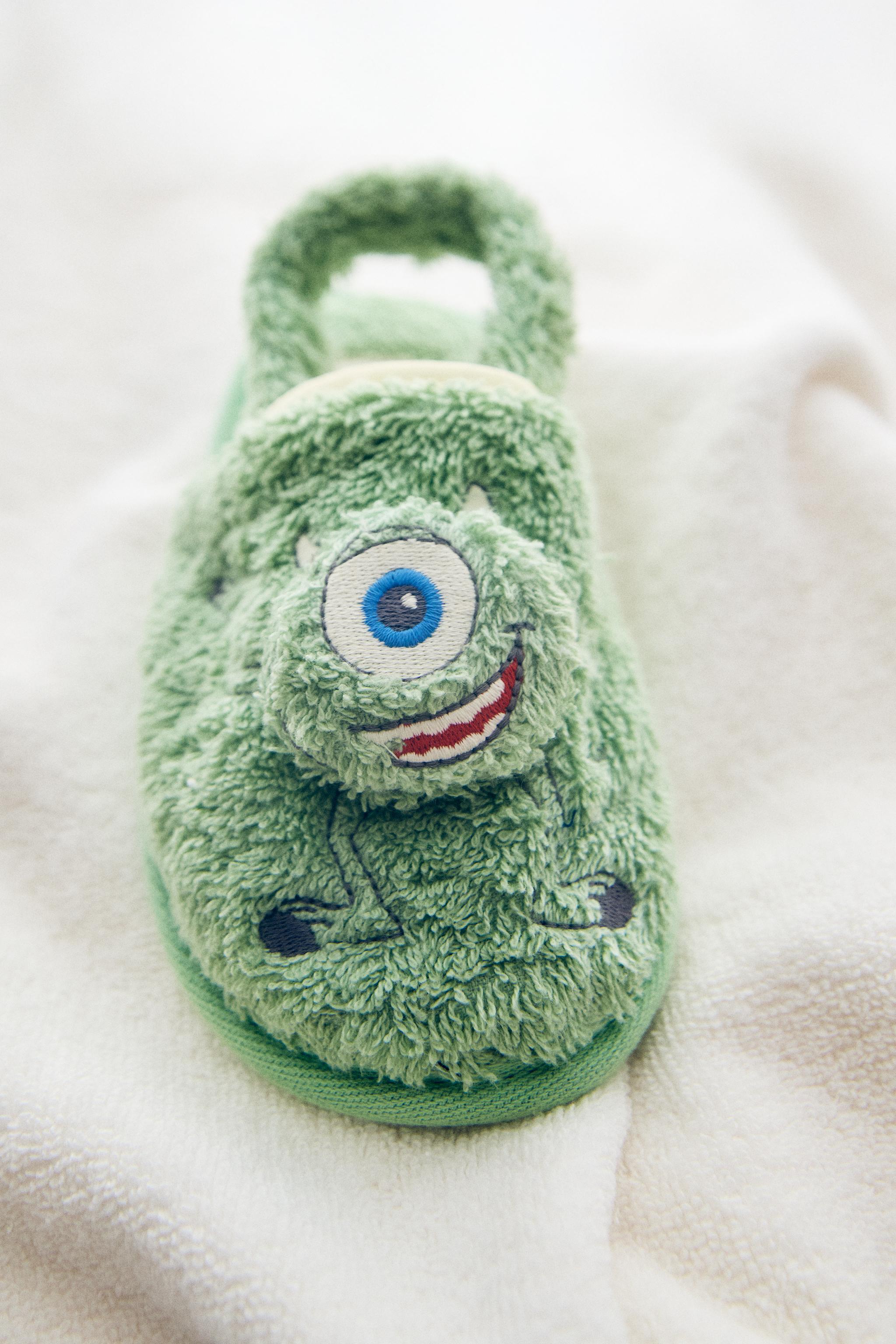 CHAUSSONS ÉPONGE MONSTRES & CIE ©DISNEY/PIXAR
