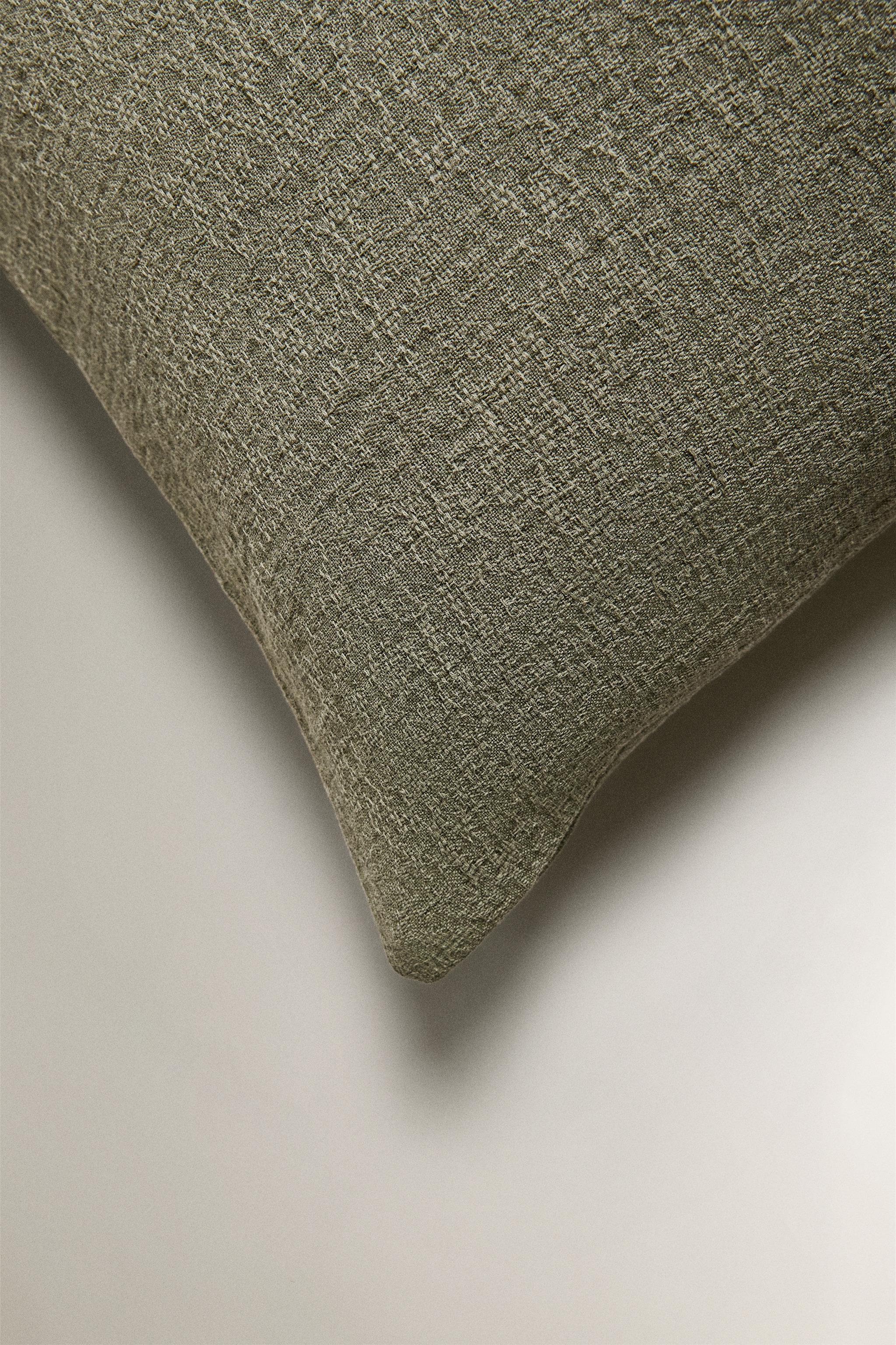 TEXTURED THROW PILLOW COVER