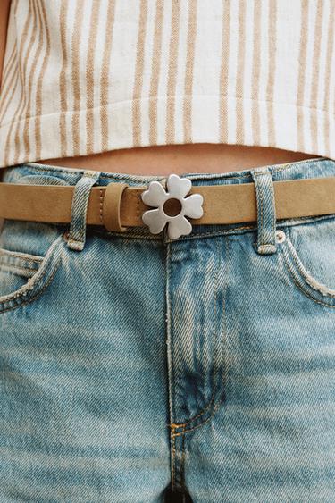 SUÈDELOOK CEINTUUR MET BLOEMGESP - Beige van Zara