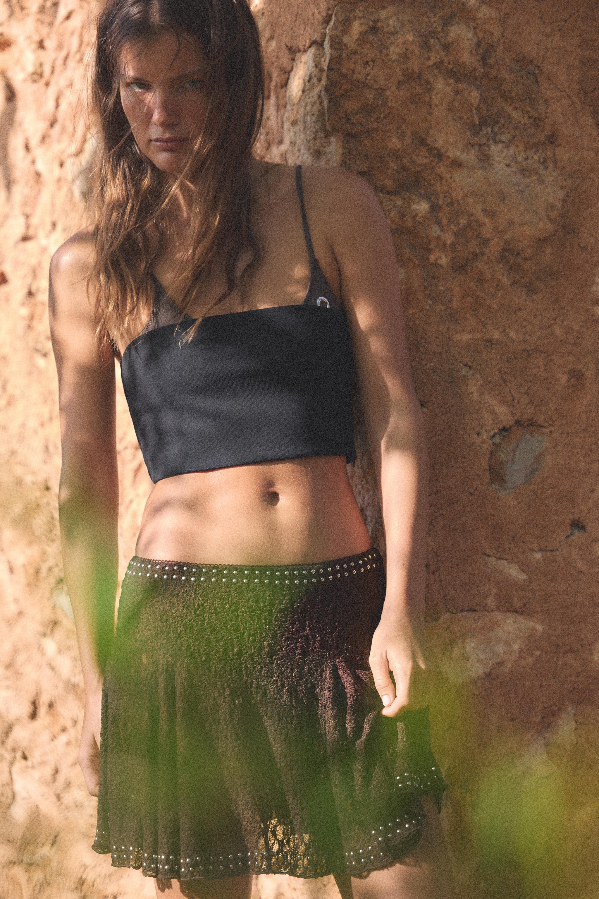 STUDDED LACE SKIRT