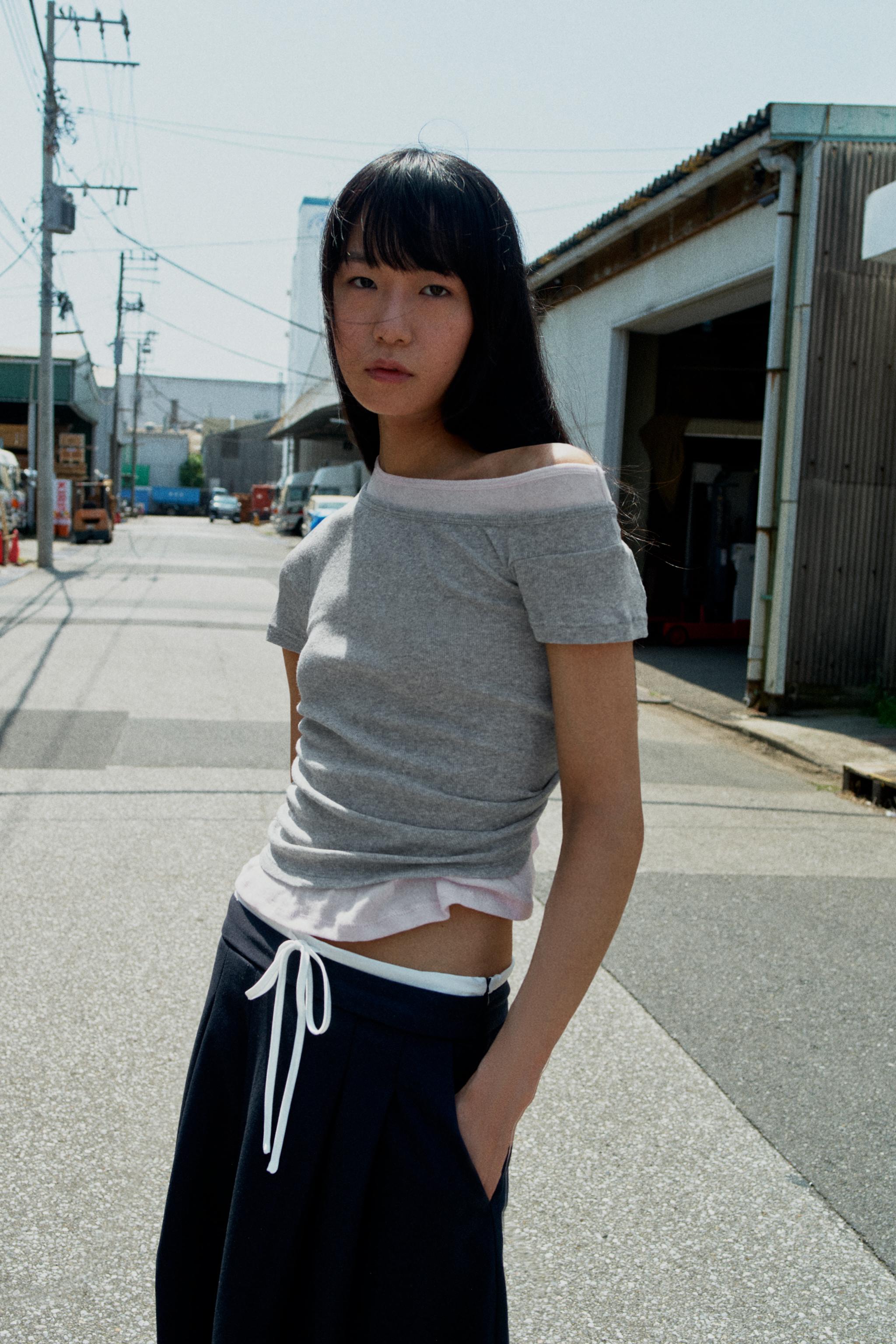 ZARA アシンメトリー トップ オフショルダー グレー ZARA アシンメトリートップス 2024 A/W 売り切れ商品 - メルカリ