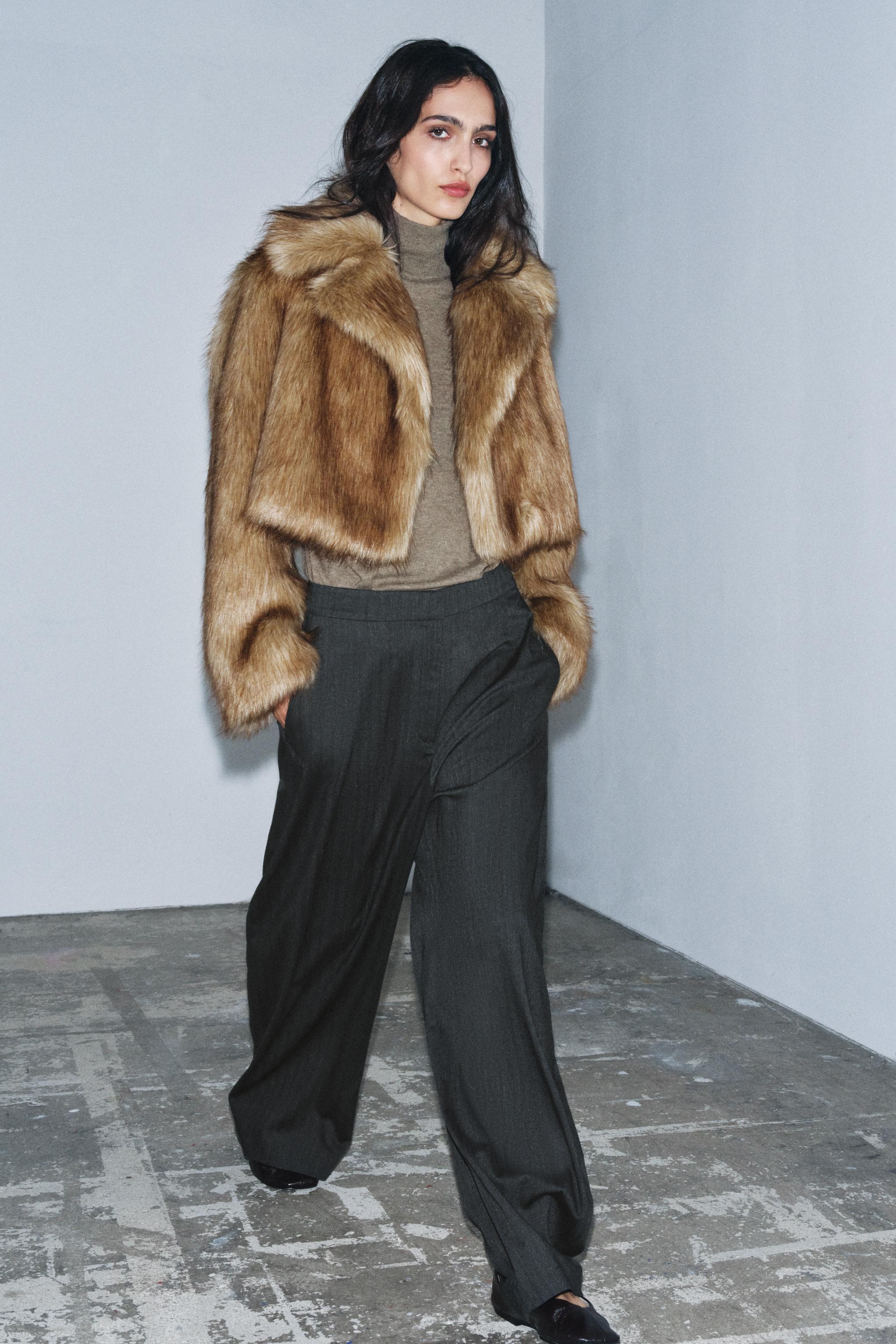 ZW COLLECTION FAUX FUR CROPPED JACKET