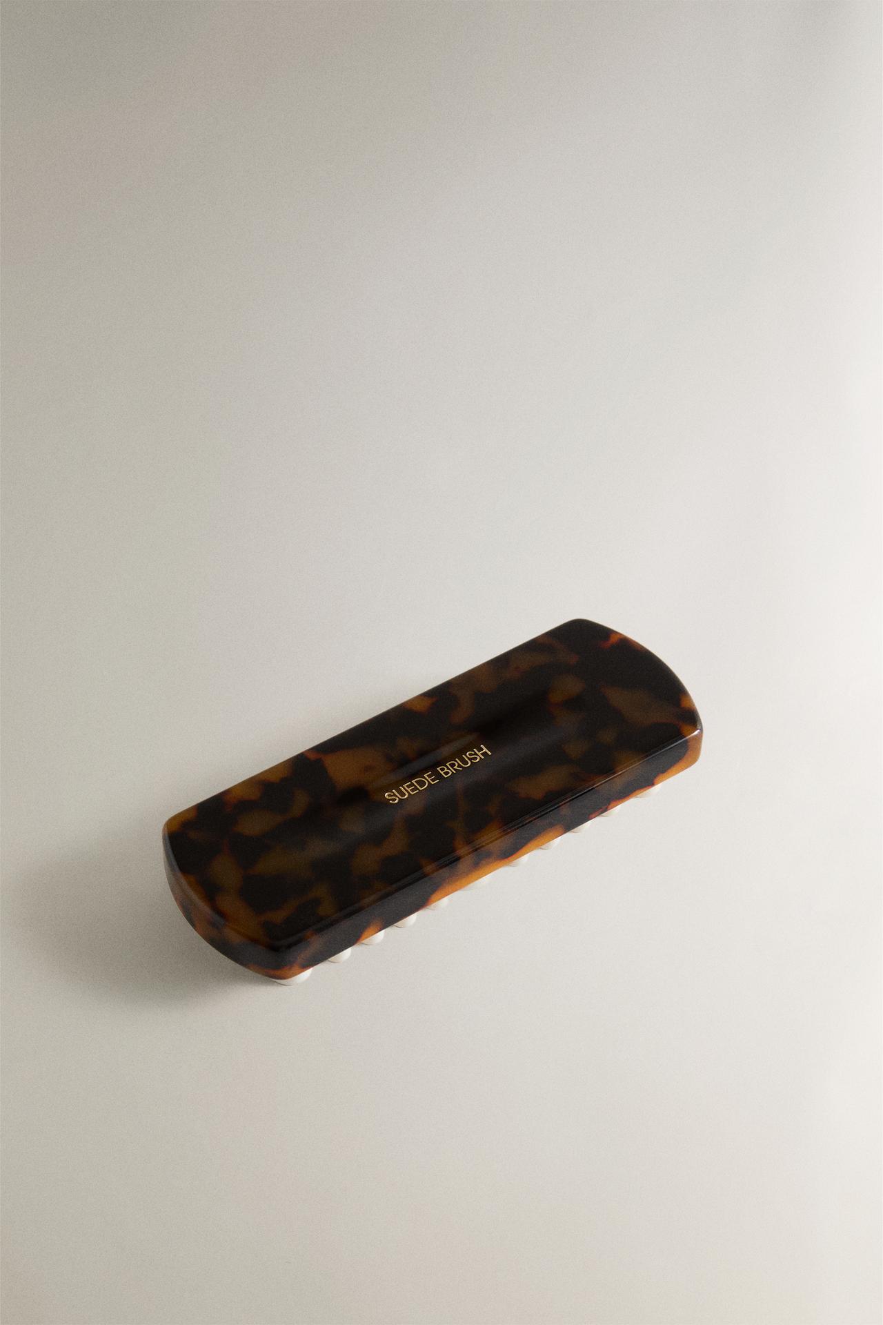 ACETATE SUEDE BRUSH — Tortoise shell