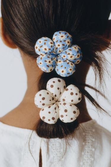 2-PACK OF PADDED FLOWER SCRUNCHIES - Ecru by Zara