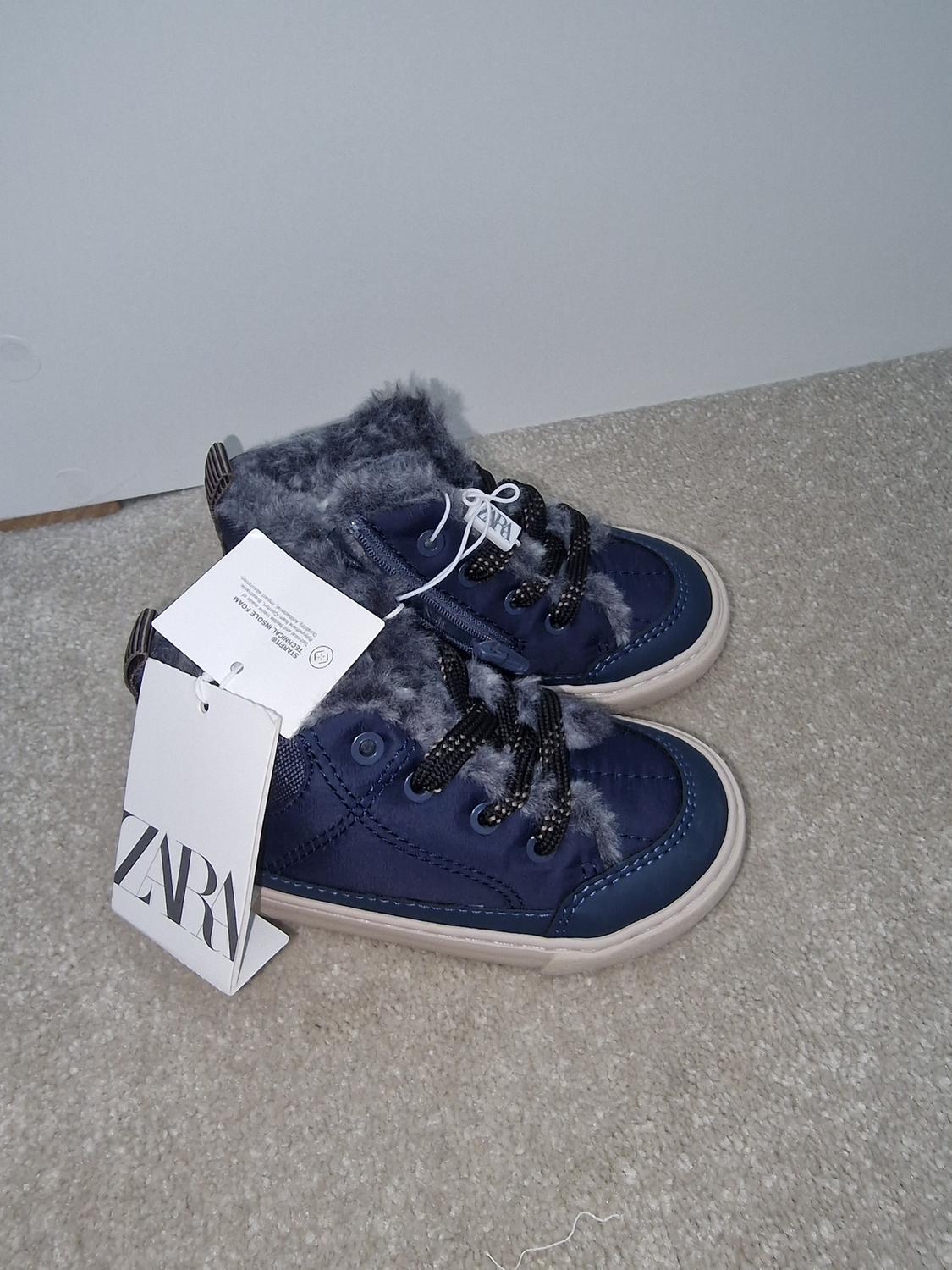 HIGH TOP TODDLERS SHOE - Image 2