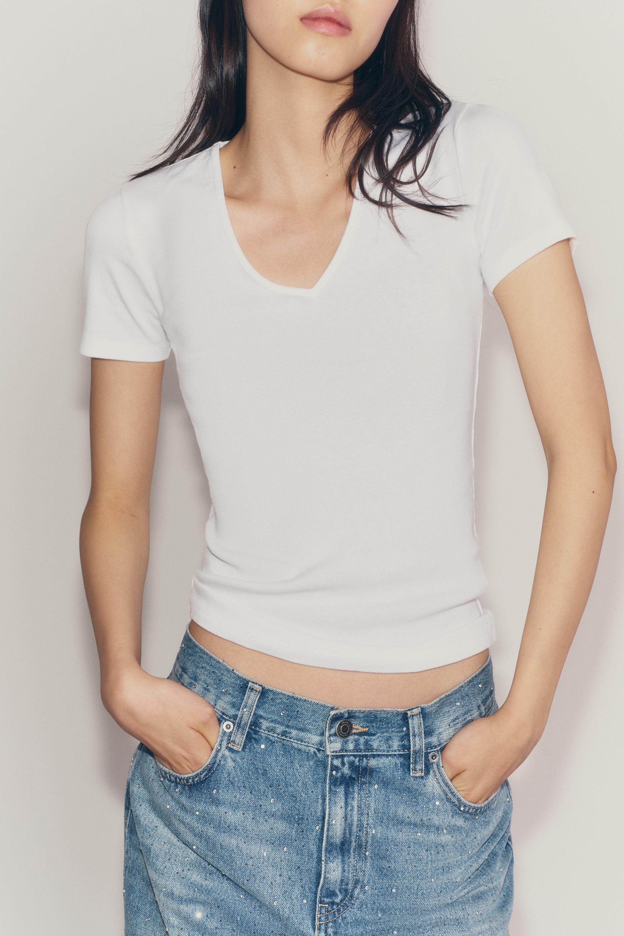 V-NECK T-SHIRT - thumbnail 2