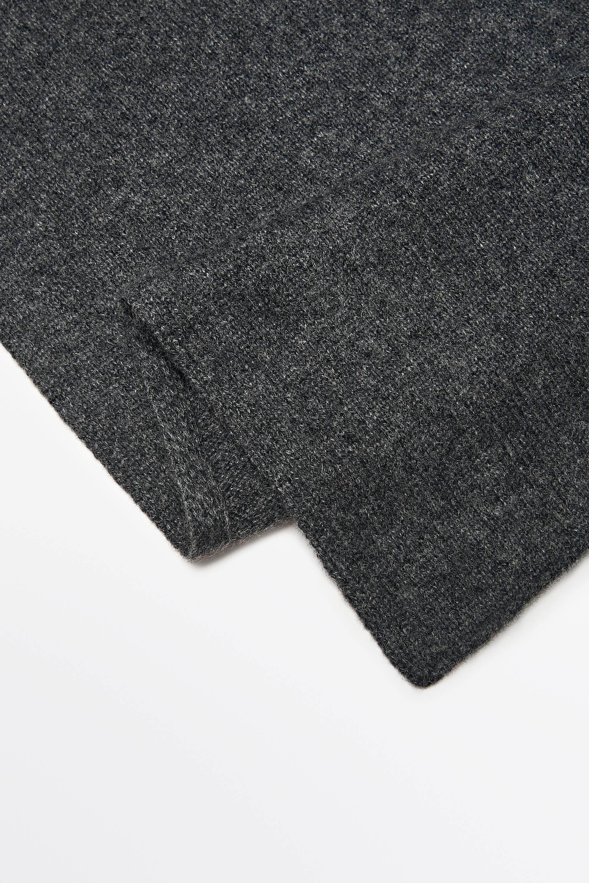100% cashmere fine-knit scarf