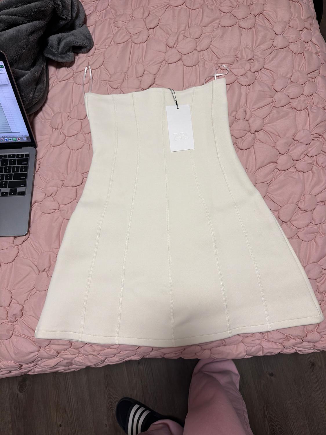 INTERLOCK STRAPLESS DRESS - Image 3