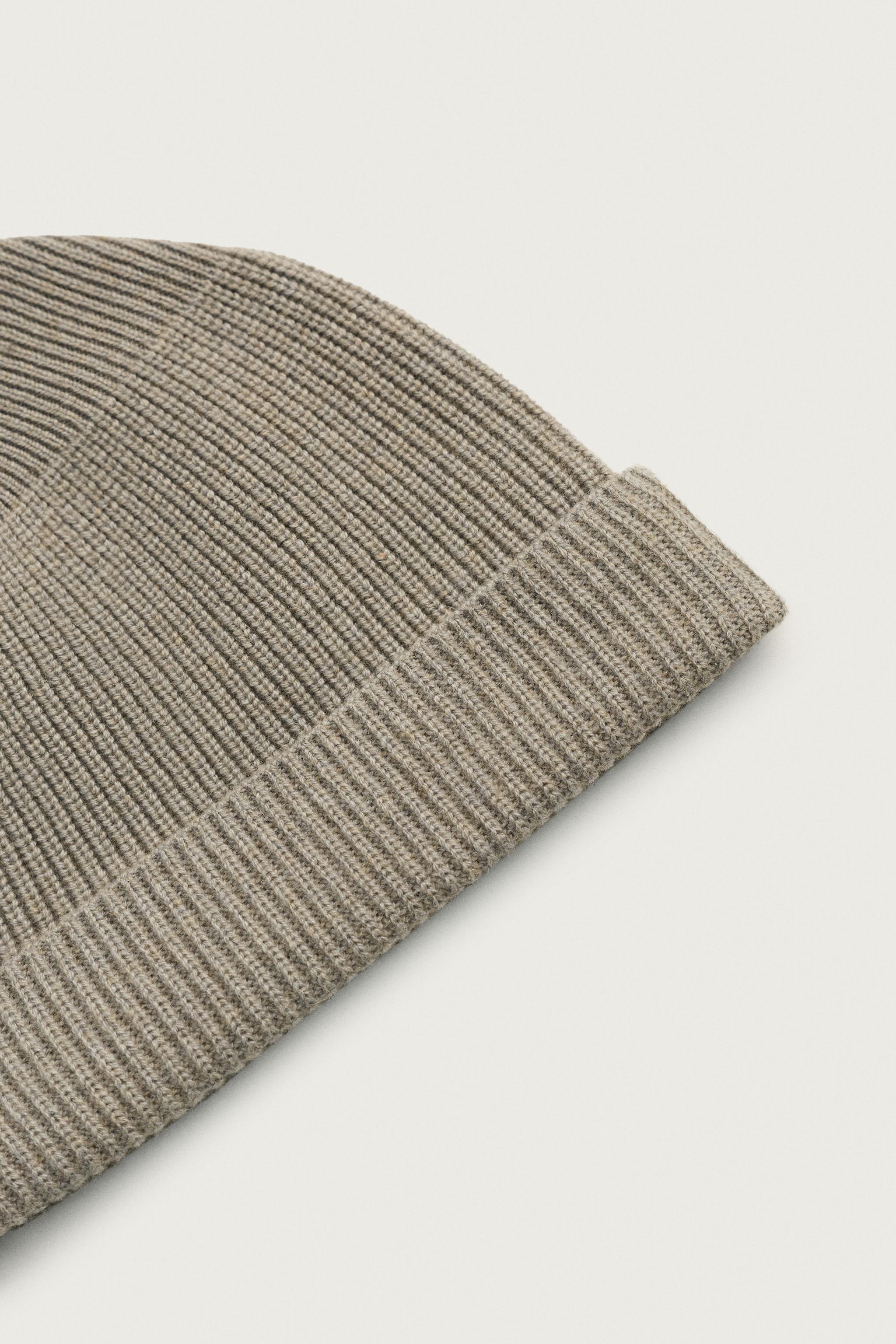 WOOL AND CASHMERE KNIT BEANIE