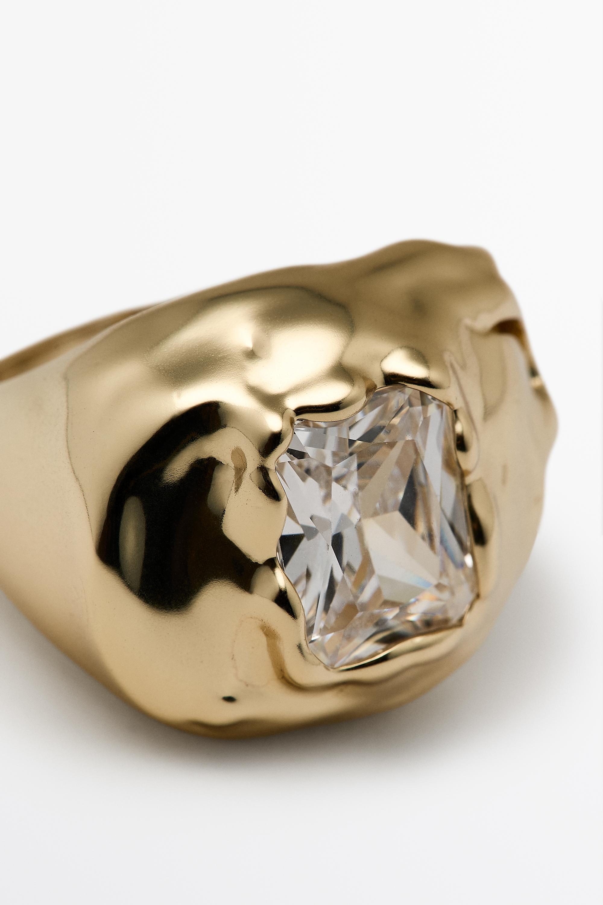 Melted effect shimmery ring