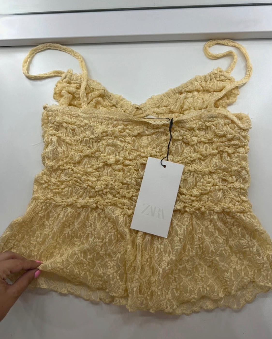 LACE GATHERED TOP - Image 2