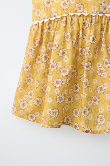 TOP À FLEURS ET ONDULINE - Jaune pastel de Zara - Image 3