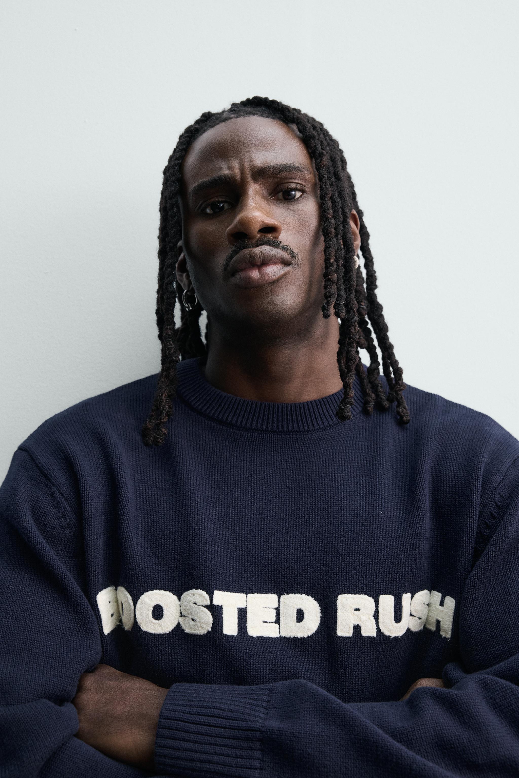 PULL AVEC INSCRIPTION BRODÉE
