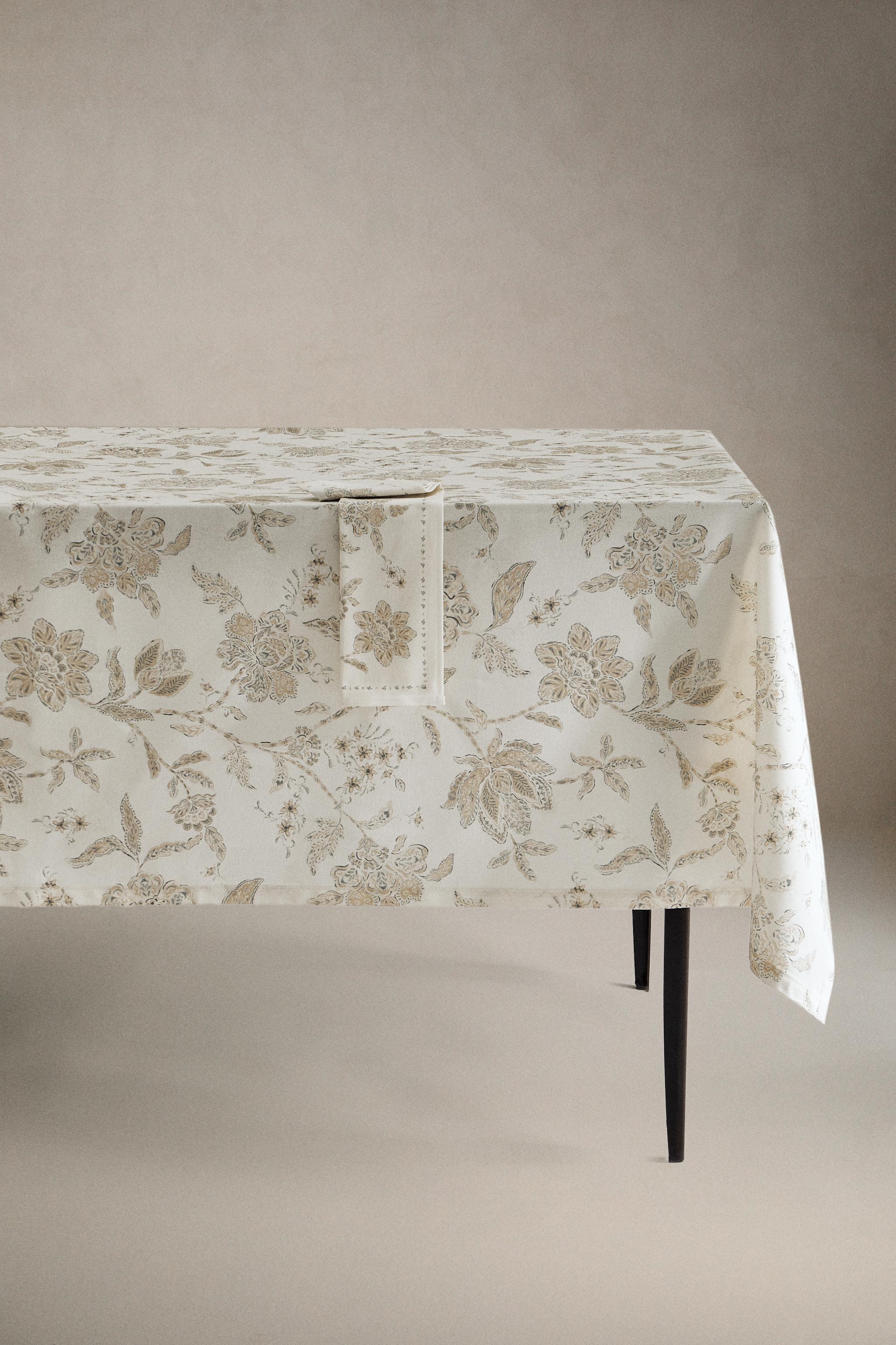【新品】ZARA HOME ⚘*. フローラルプリント スペイン製テーブルクロス フローラルプリント テーブルクロス | Zara Home 日本/Japan