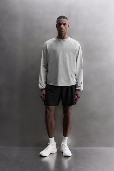 CAMISETA COLOR BLOCK MANGA LARGA BORDADO - Gris vigoré de Zara - Imagen 0