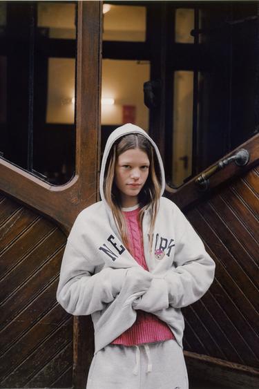 SWEATSHIRT MIT REISSVERSCHLUSS UND SCHRIFTZUG - Grau meliert von Zara