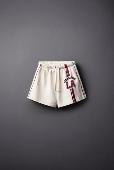 CONTRAST PIPING SLOGAN BERMUDA SHORTS - Ecru by Zara