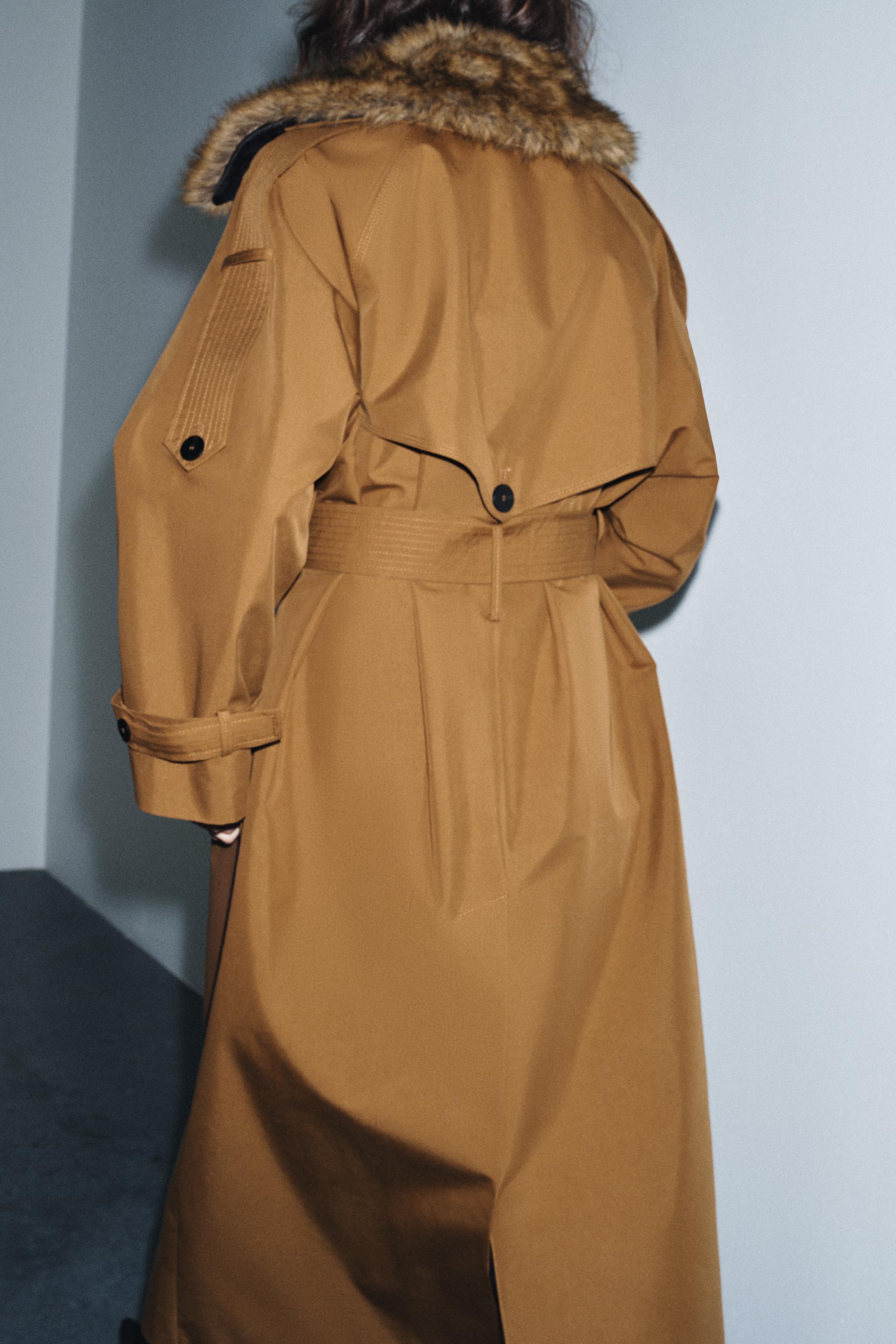 OVERSIZED TRENCH COAT WITH FAUX FUR COLLAR ZW COLLECTION LIMITED EDITION