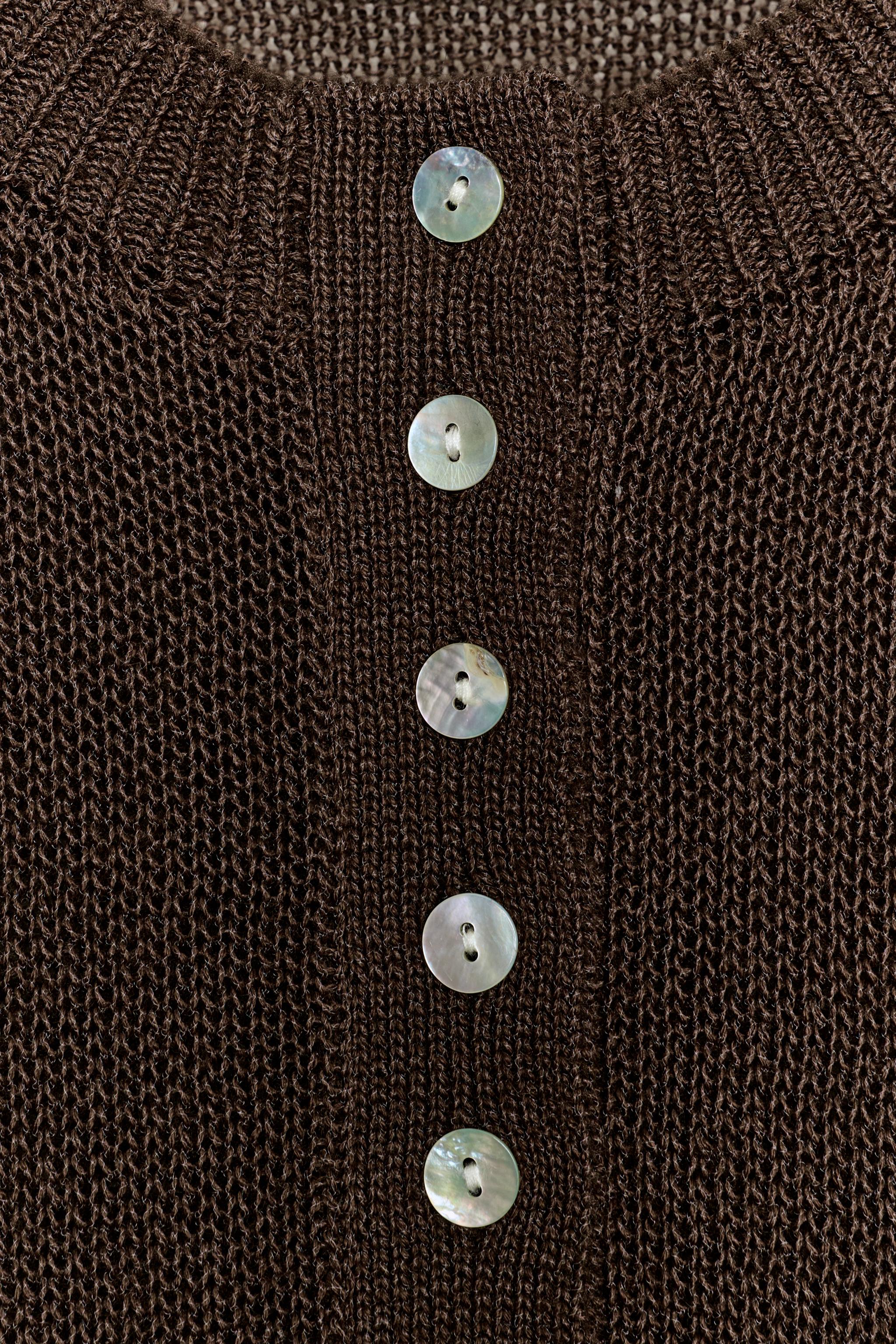 Женские свитеры Zara SHORT SLEEVE BUTTON KNIT JUMPER — фото 6