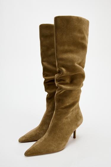 BOTTES À TALONS FRONCÉES EN CROÛTE DE CUIR - Marron sable de Zara - Image 3