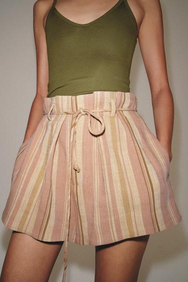 SHORT À RAYURES AVEC CEINTURE ZW COLLECTION - Rose chiné de Zara