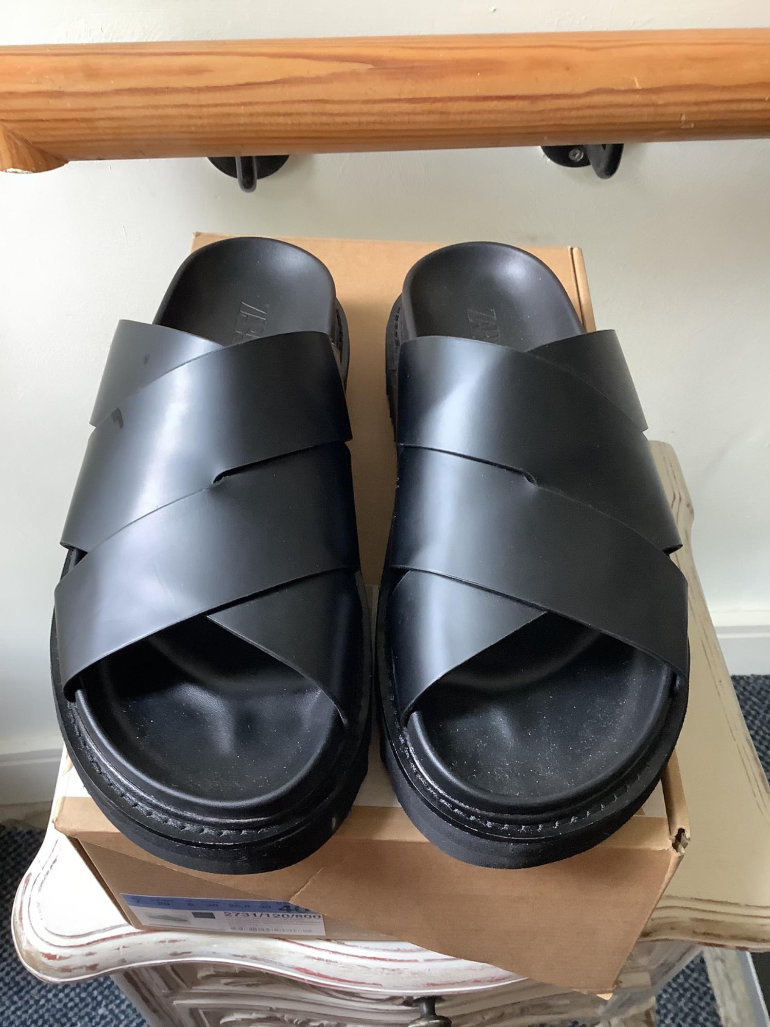 VIBRAM® LEATHER SANDALS WITH TRACK SOLE SECOND HAND | Zara Preowned