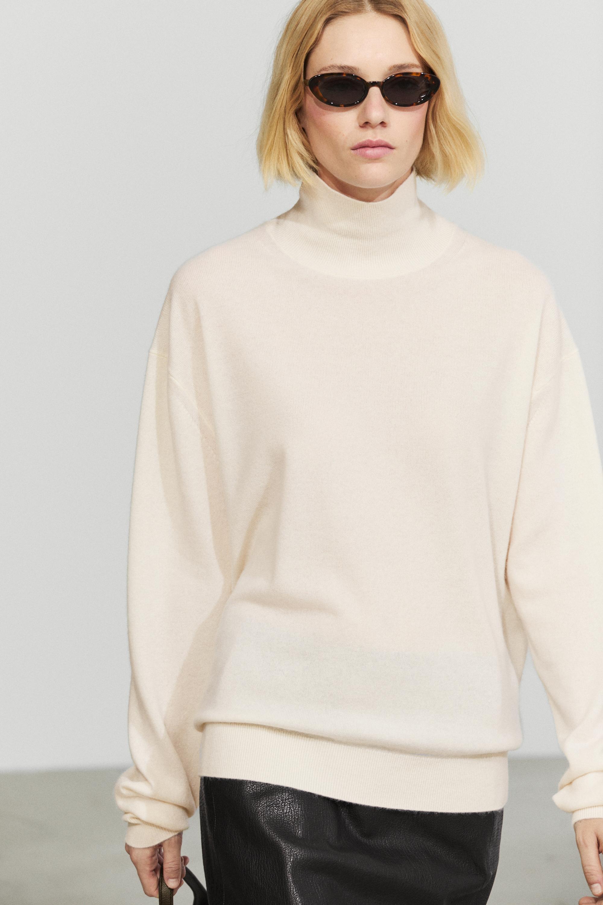 100% cashmere high neck knit sweater — Ecru