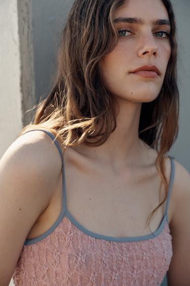 TOP À BRETELLES EN DENTELLE - Rose pastel de Zara