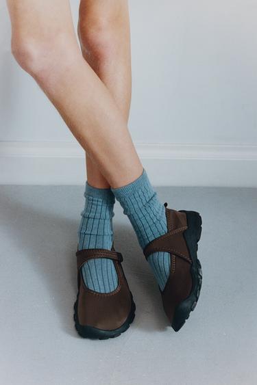 BAREFOOT SPORTY BALLET FLATS - Brown by Zara