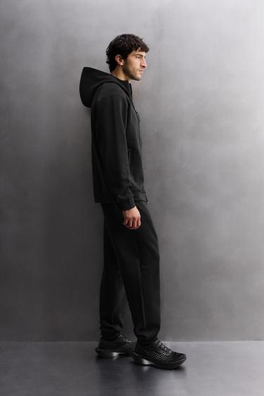ENSEMBLE DE SPORT TECHNIQUE ZIPPÉ À CAPUCHE - Rouge soutenu de Zara - Image 1
