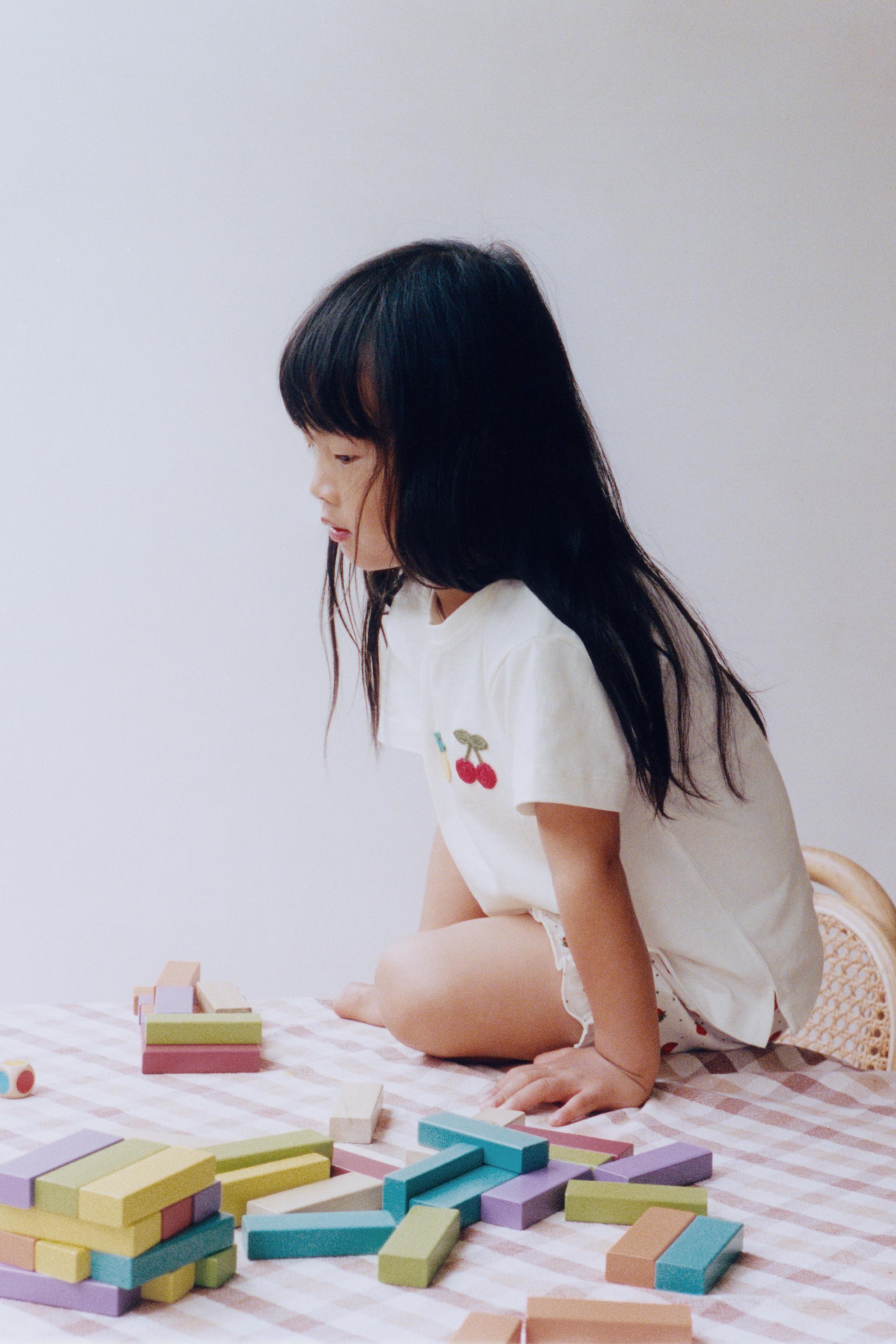 1 1/2-6 YEARS/ CROCHET FRUIT PYJAMAS — Ecru