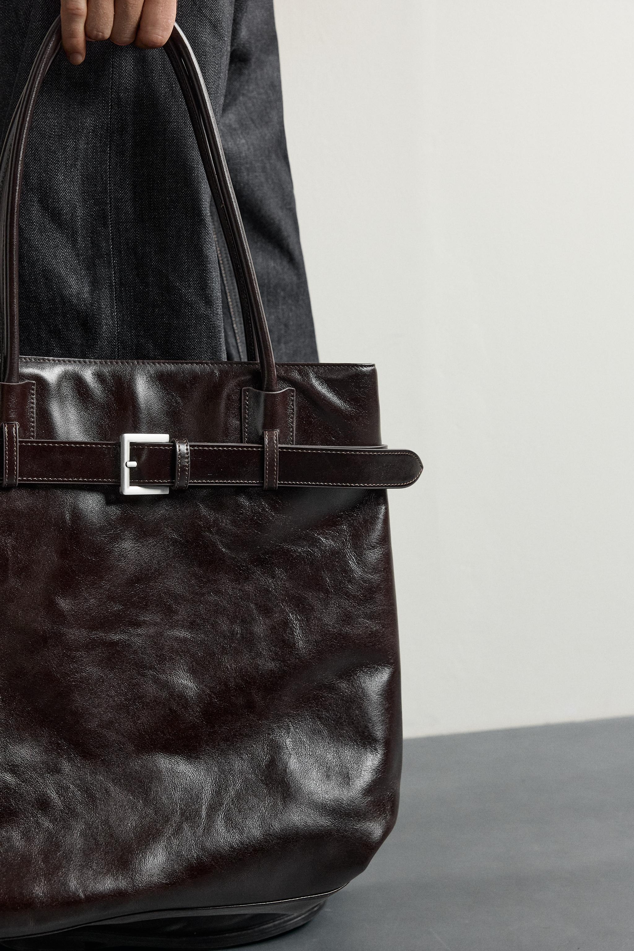 LEATHER SHOPPER WITH BELT DETAIL