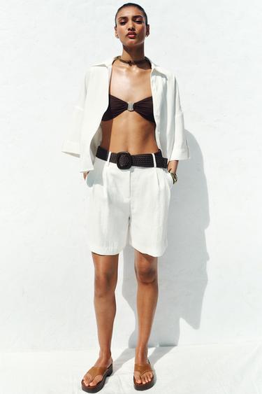 BERMUDA PINZAS CINTURÓN - Blanco roto de Zara - Imagen 0