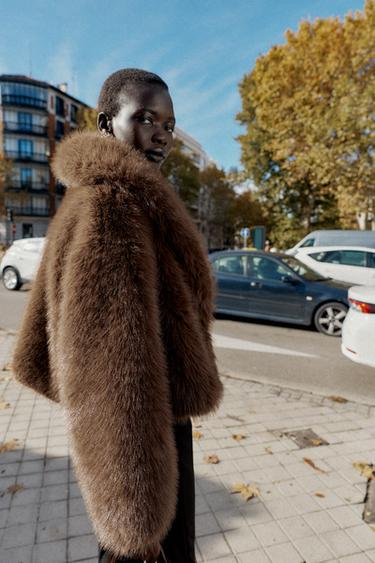Zara SHORT FAUX FUR COAT - Brown