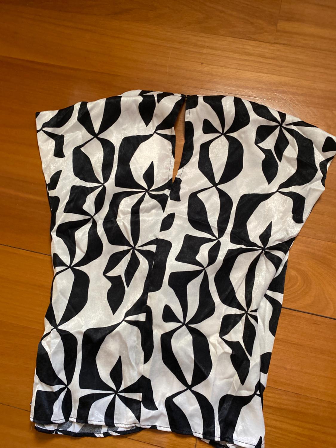 SATIN TOP WITH PRINT - Image 5